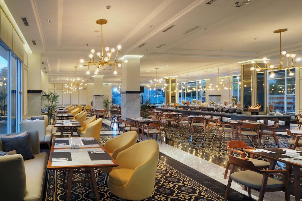 Horison Ciledug Jakarta Exterior photo