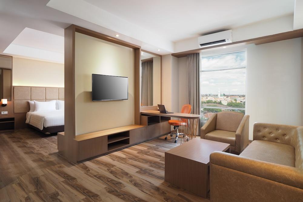 Horison Ciledug Jakarta Exterior photo
