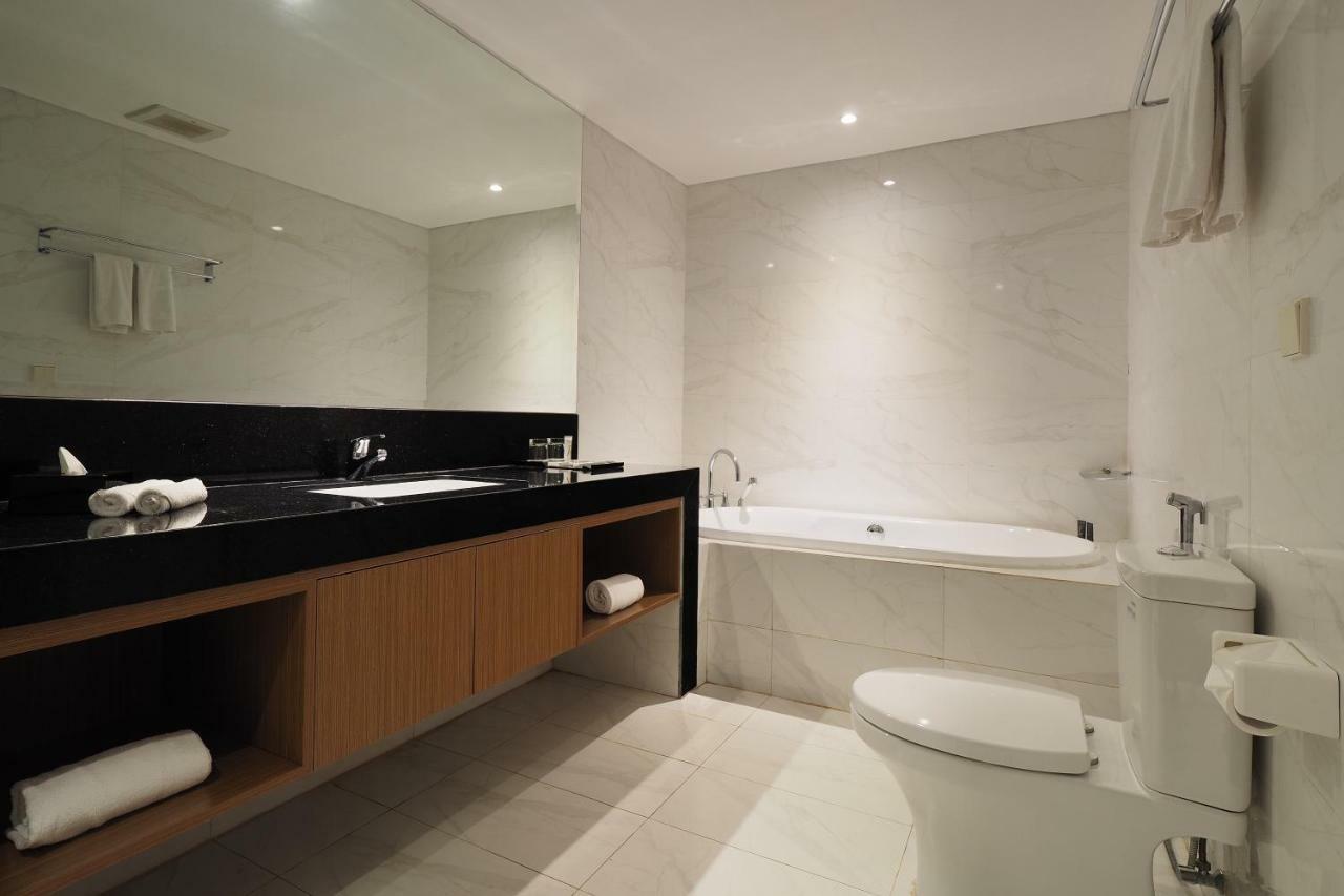 Horison Ciledug Jakarta Exterior photo