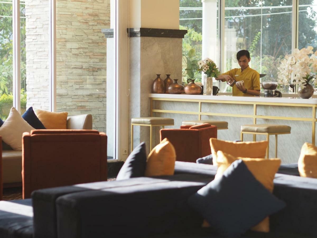 Horison Ciledug Jakarta Exterior photo